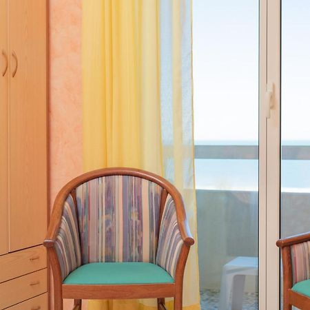 Hotel Caesar Чезенатико Екстериор снимка