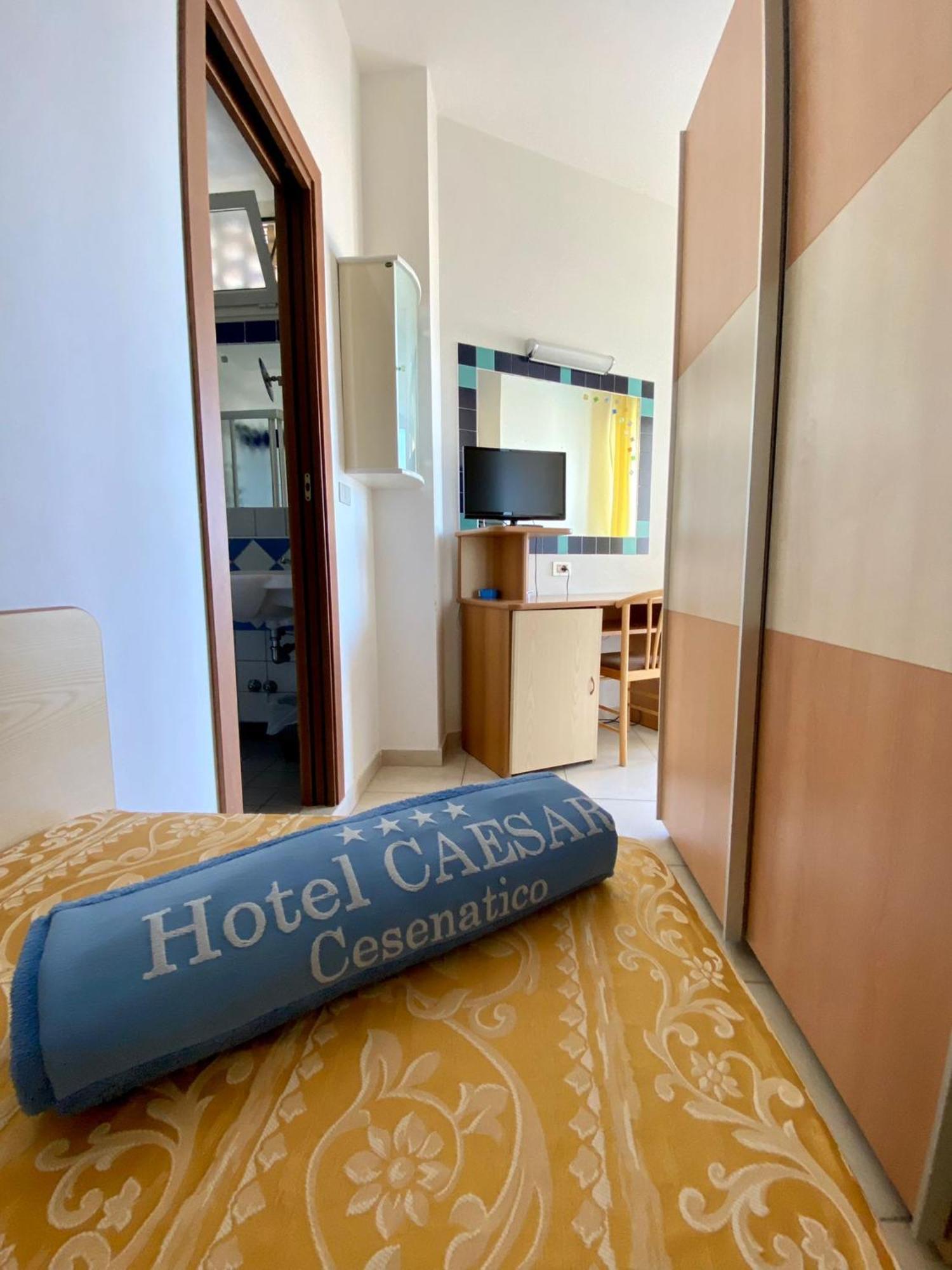 Hotel Caesar Чезенатико Стая снимка
